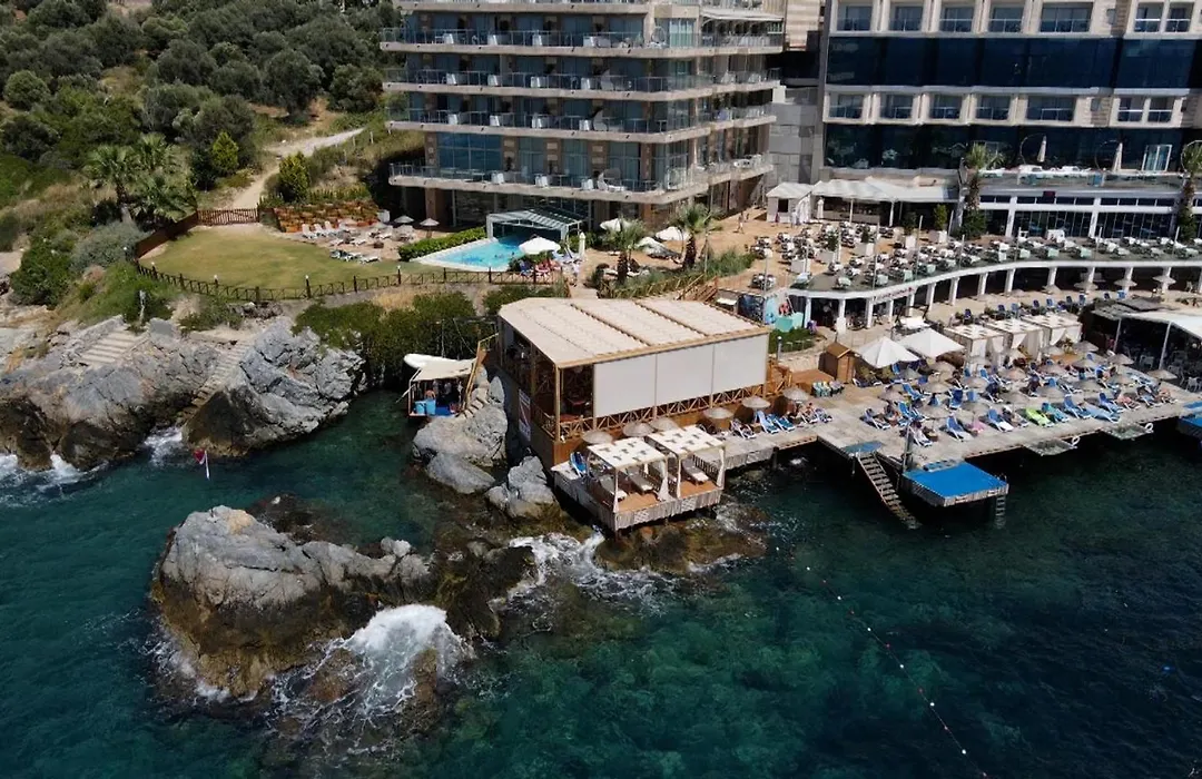 Charisma De Luxe Hotel-1